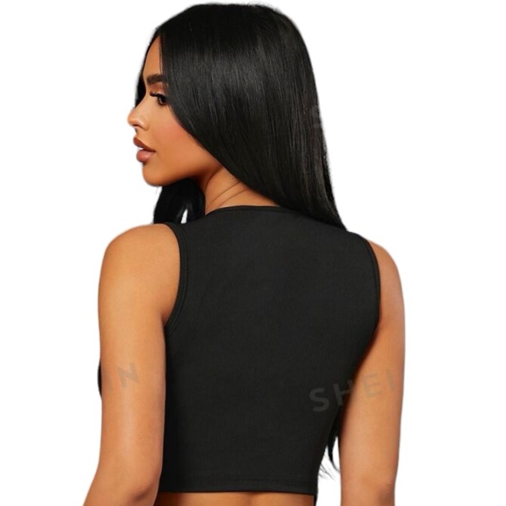 BLACK CROP TOP - Picture 3 of 3